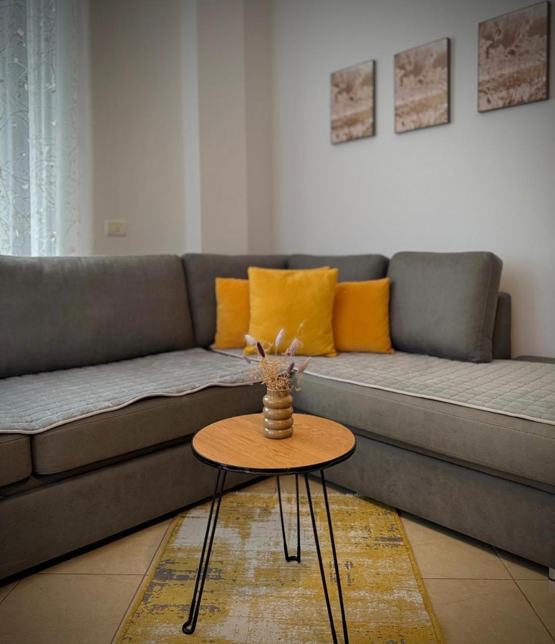 Endy Apartaments Orikum Eksteriør bilde