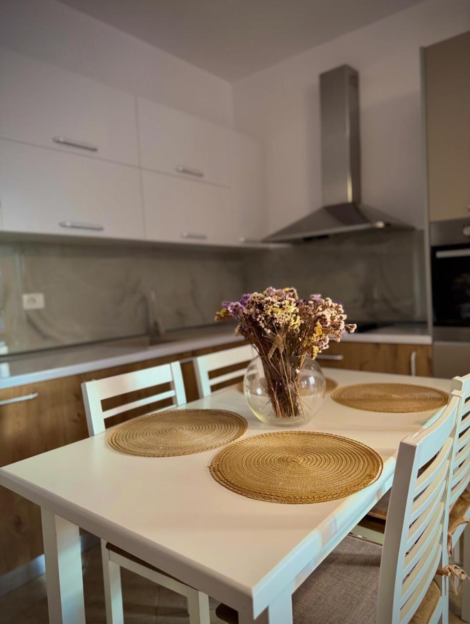 Endy Apartaments Orikum Eksteriør bilde